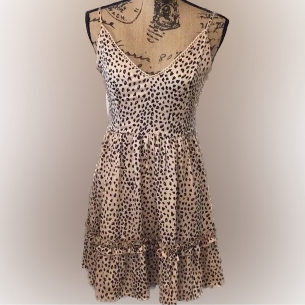 Cupshe babydoll dress leopard print size Medium